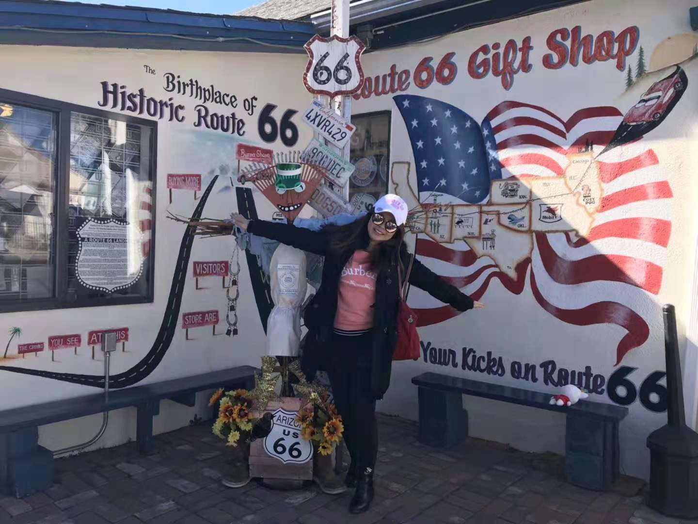 美國66號公路（Route 66），被美國人親切地喚作“母親之路”。呈對角線的66號公路，從伊利諾伊